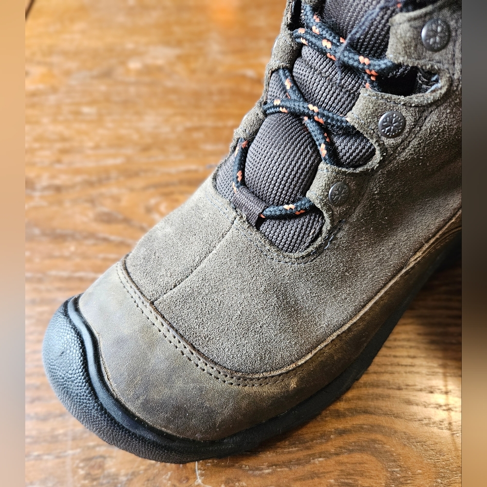 Keen Insulated Warm Winter Boots - Black and Green